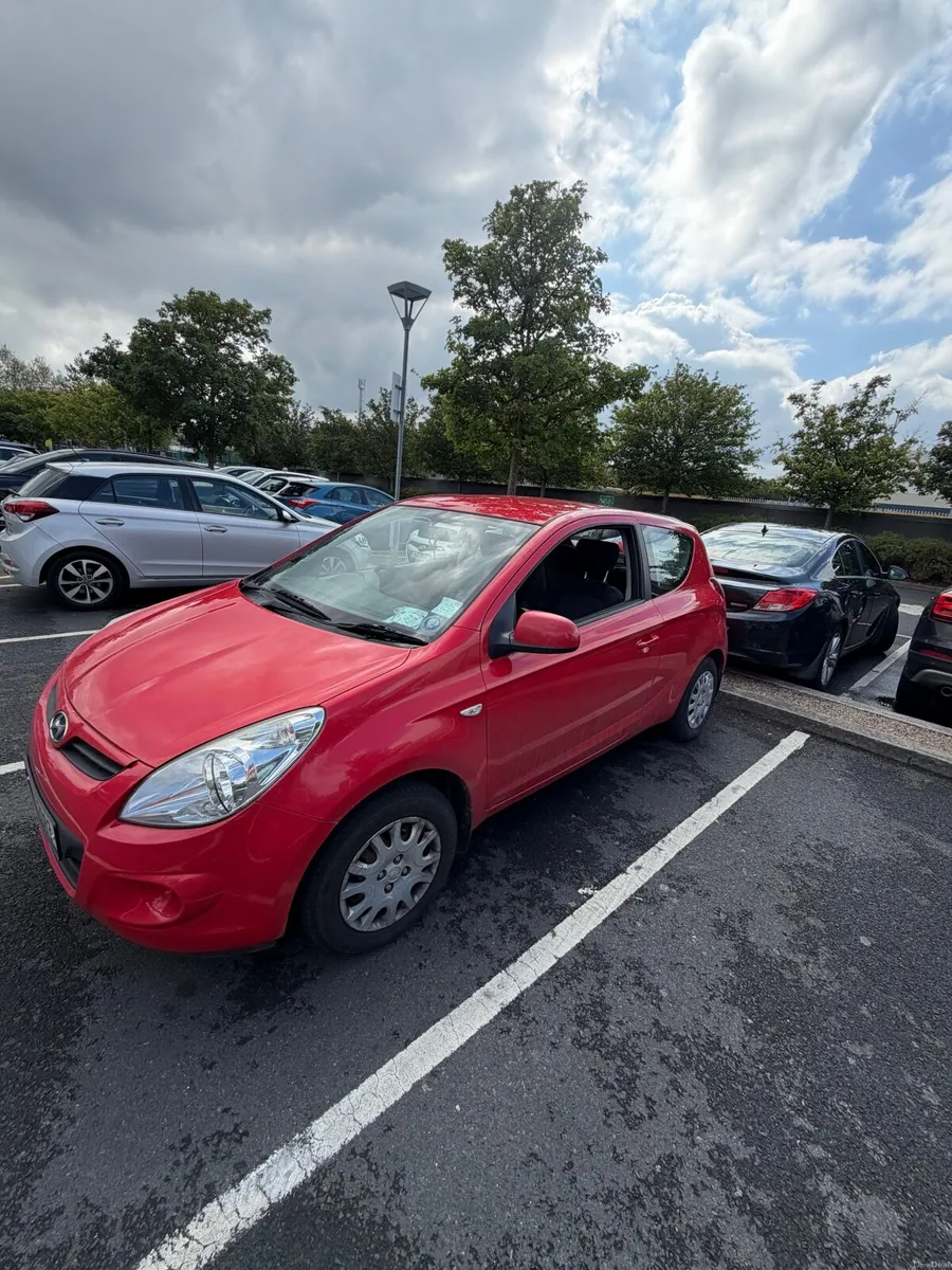 Hyundai i20 2011 - Image 2
