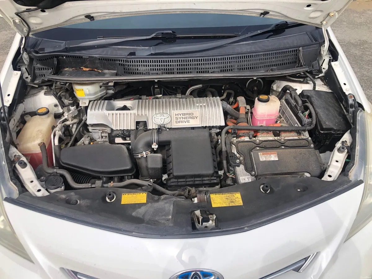 Toyota Prius 2013 - Image 4