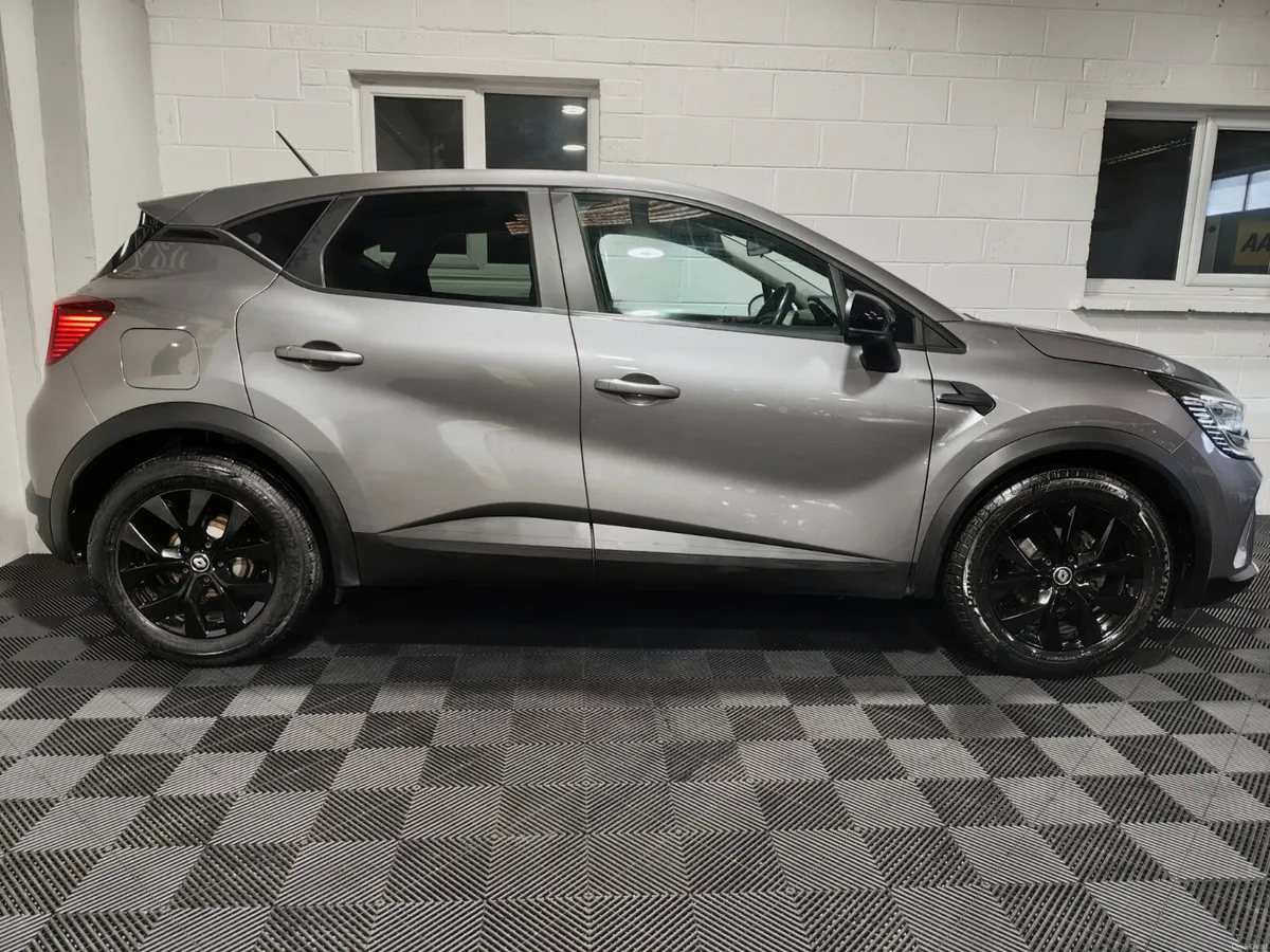 Renault Captur 2022 1.0 PETROL ICONIC SPEC EXTRAS - Image 5