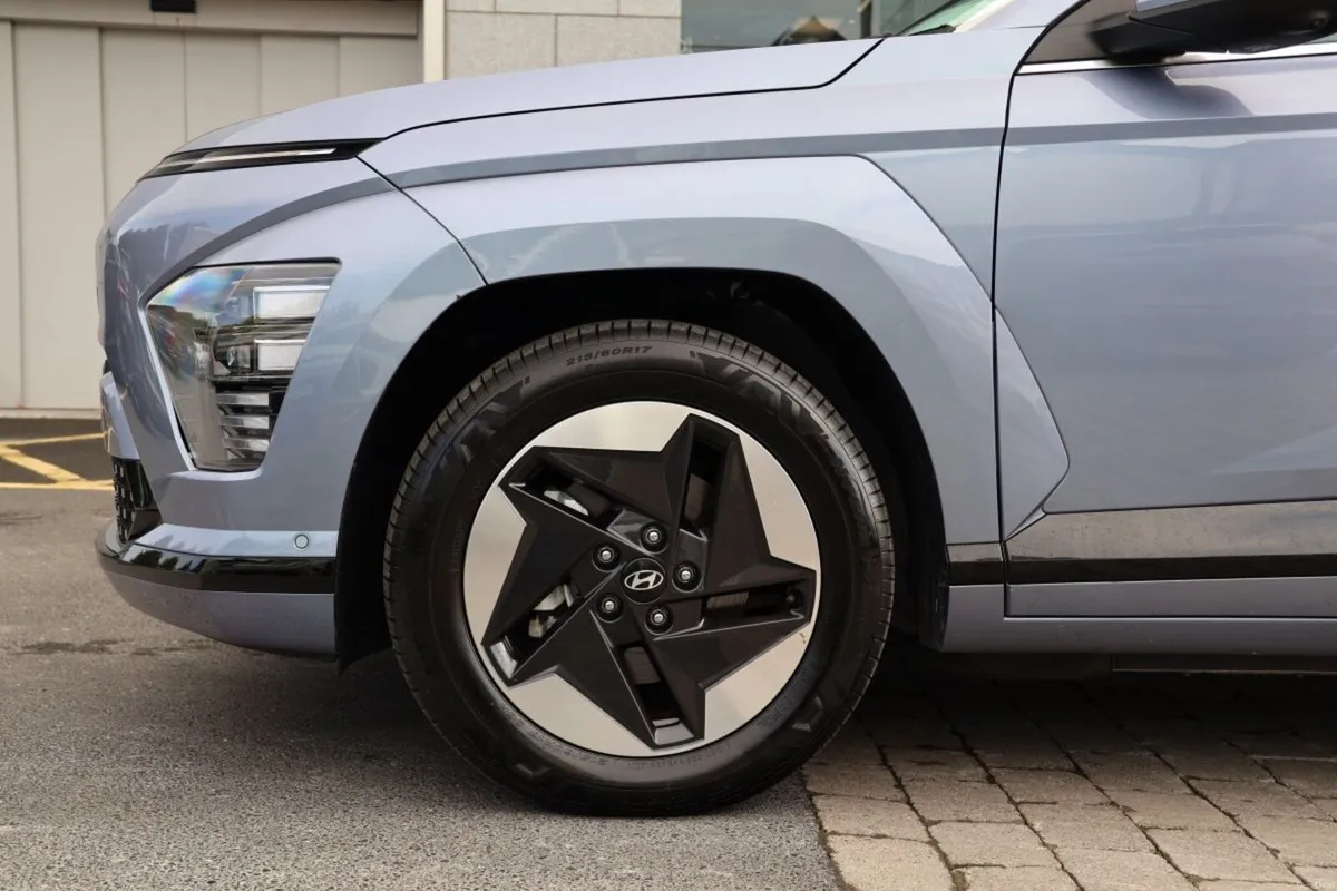 Hyundai KONA Kona EV Platinum 65kWh - Image 6