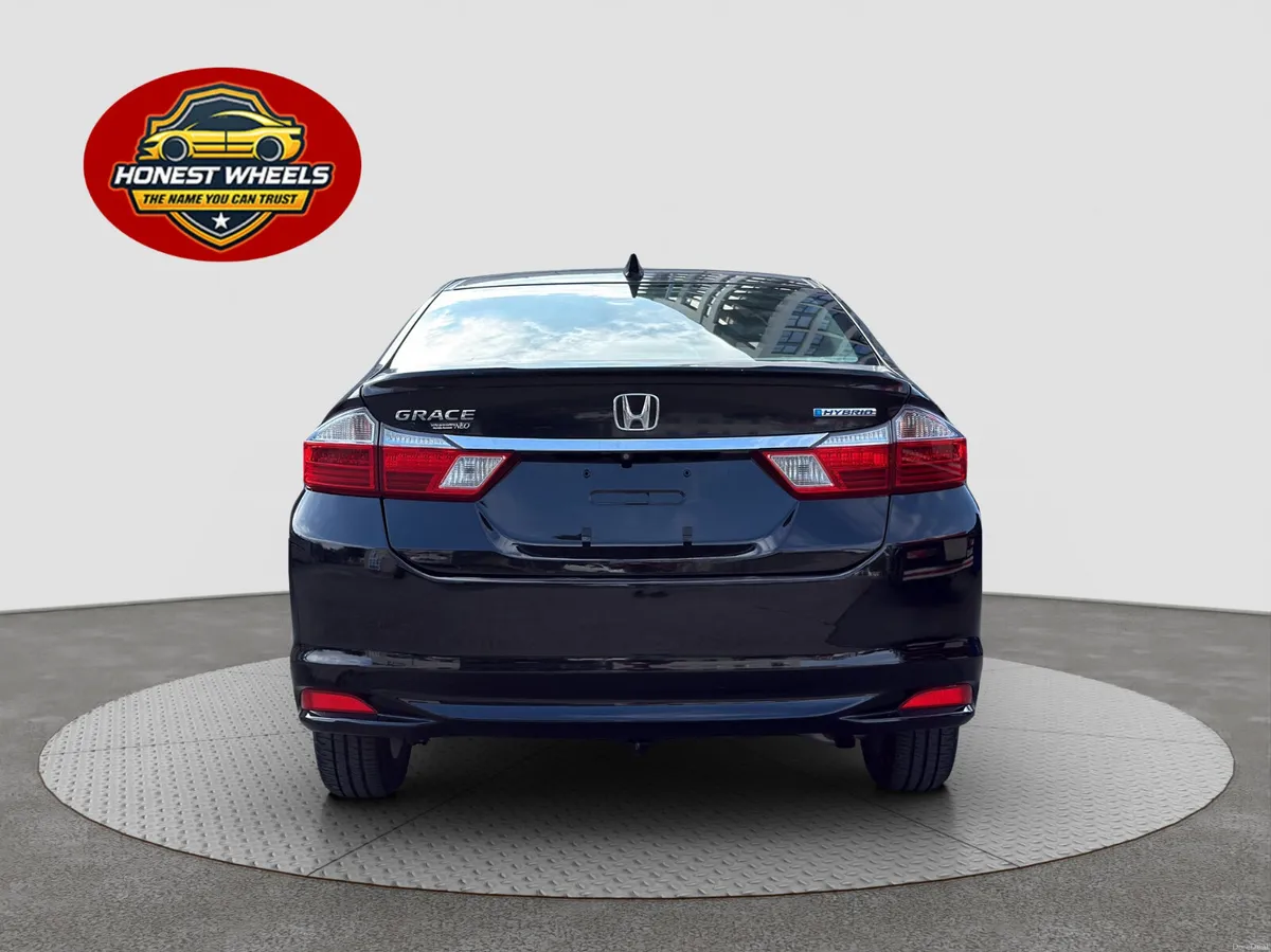 2015 Honda Grace 1.5 Petrol Hybrid Automatic - Image 6