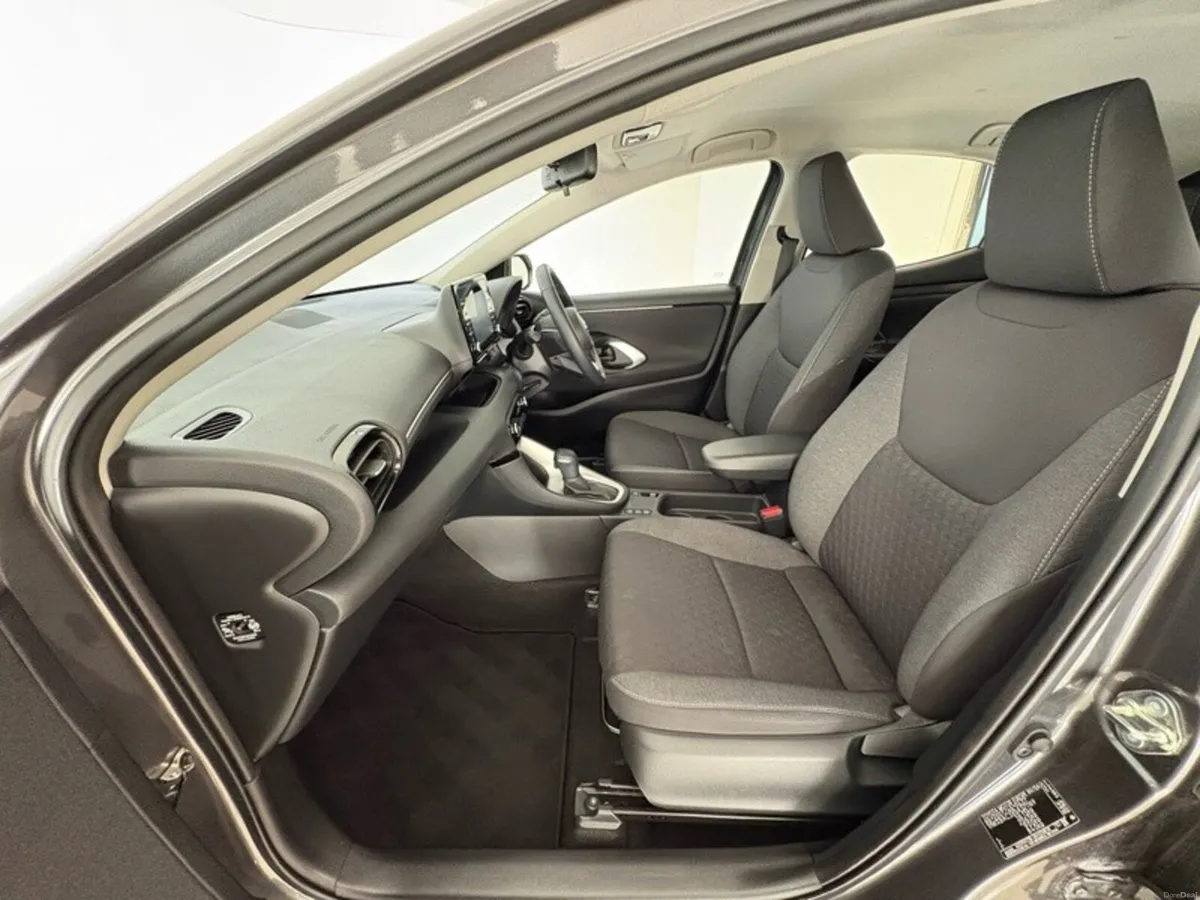 Toyota Yaris Luna Hybrid - Image 6
