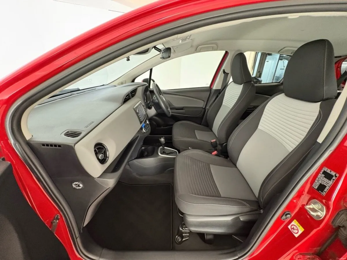 Toyota Yaris Luna Hybrid - Image 6