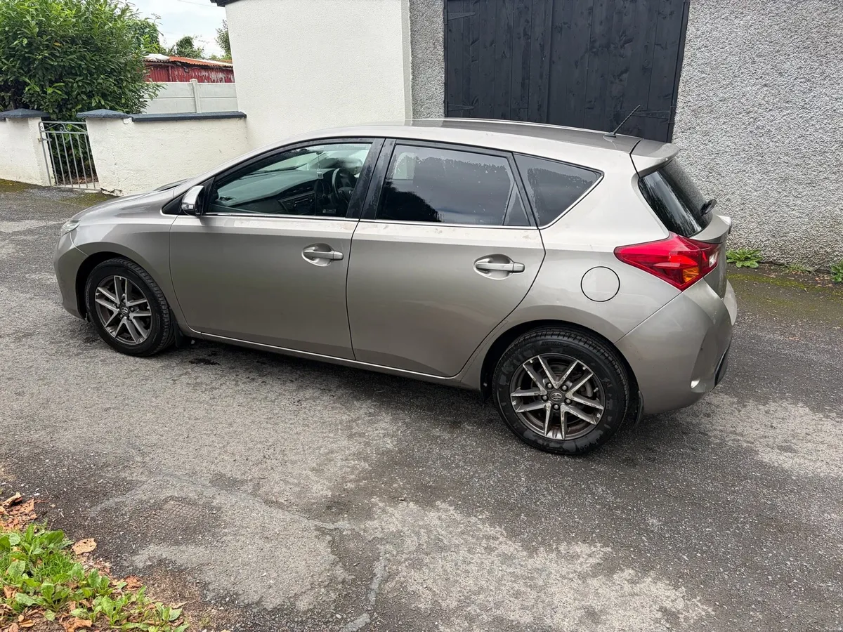 2015 Toyota Auris 1.4 Diesel 5dr Sol - Image 6