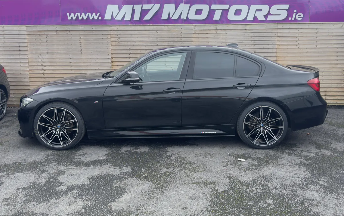 2017 BMW 320d, Shadow Edition, Bodykit - Image 2