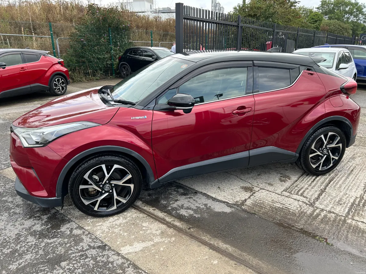 TOYOTA CHR 2019, 1.8 HYBRID AUTO LOW KMS HIGH SPEC - Image 4