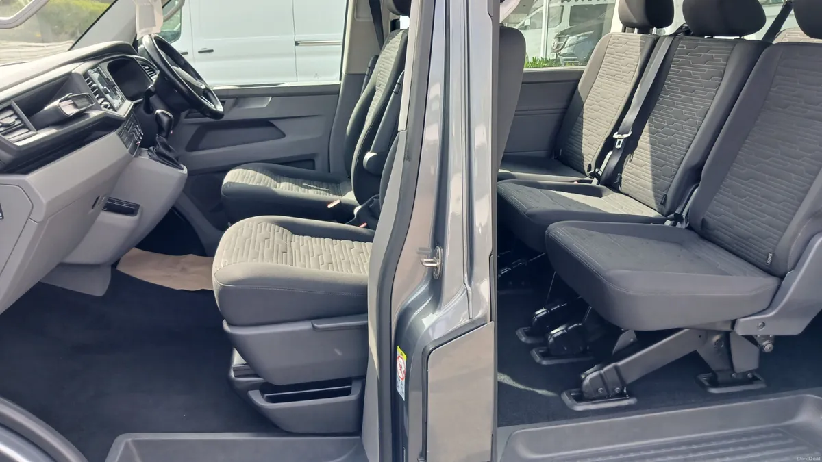 2021 VW SHUTTLE 8 SEAT,AUTO SWB IMMACULATE/ RARE - Image 3