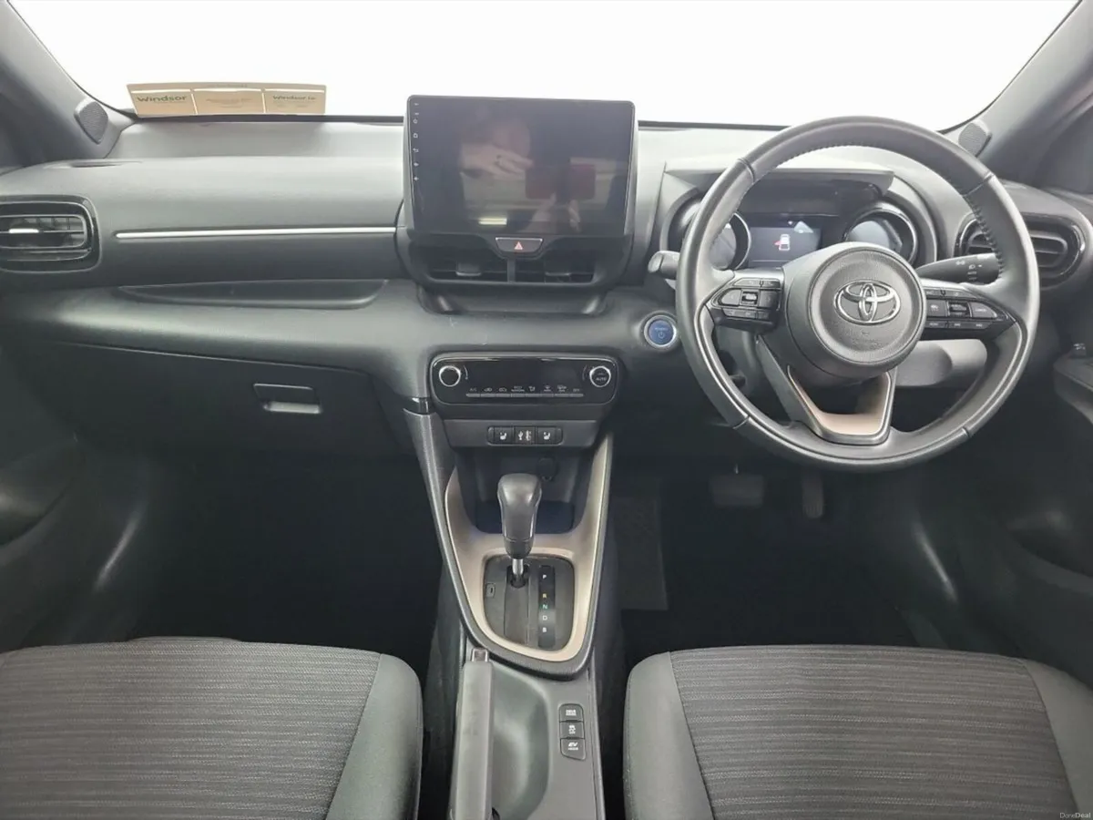 Toyota Yaris Hybrid Tope spec Z Edition - Image 3
