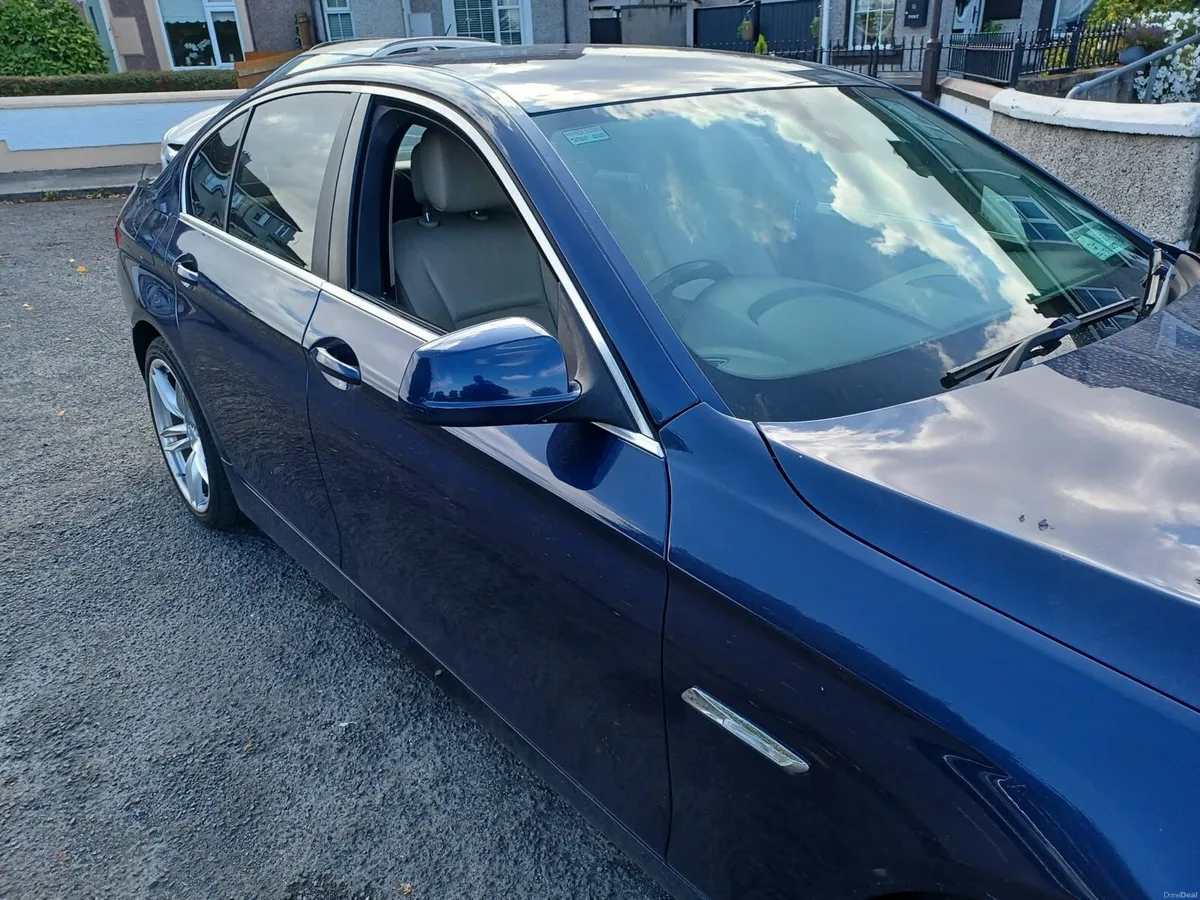 BMW 5 Series - Image 2