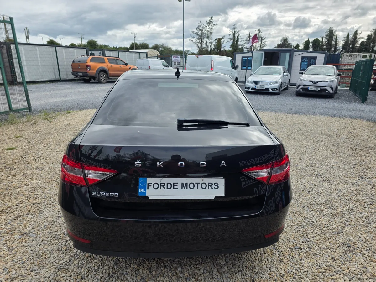 Skoda Superb 2021 - Image 5