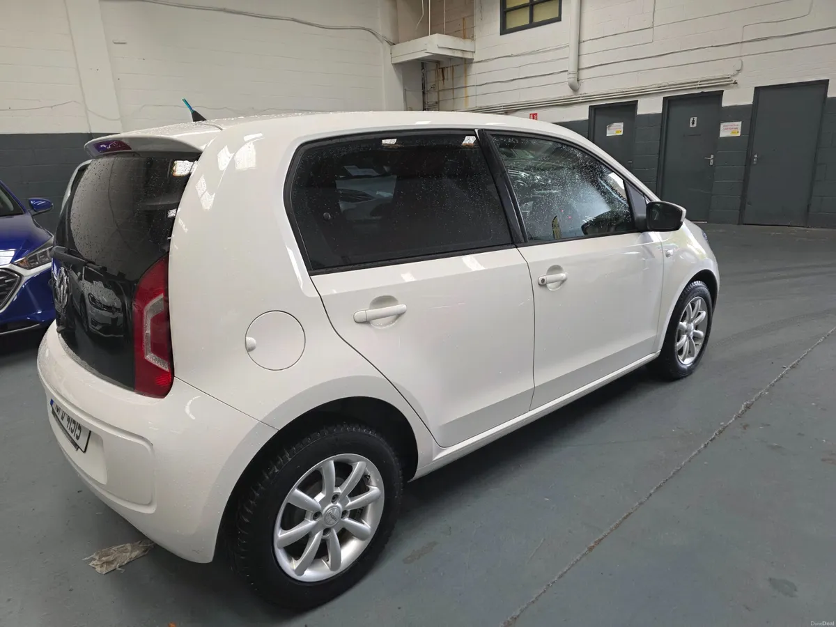 Volkswagen up! 2013 Auto - Image 6