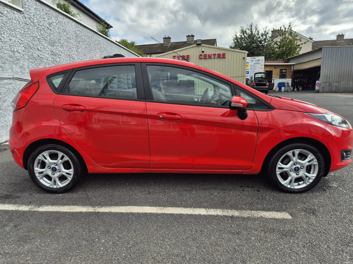 Stunning Ford Fiesta 2013 1.5 Diesel - Image 4