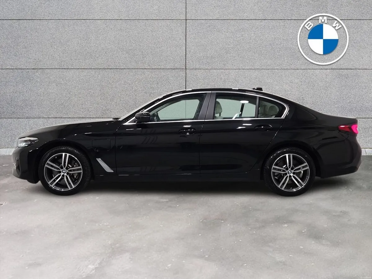 BMW 5-Series 530e SE Saloon - Image 3