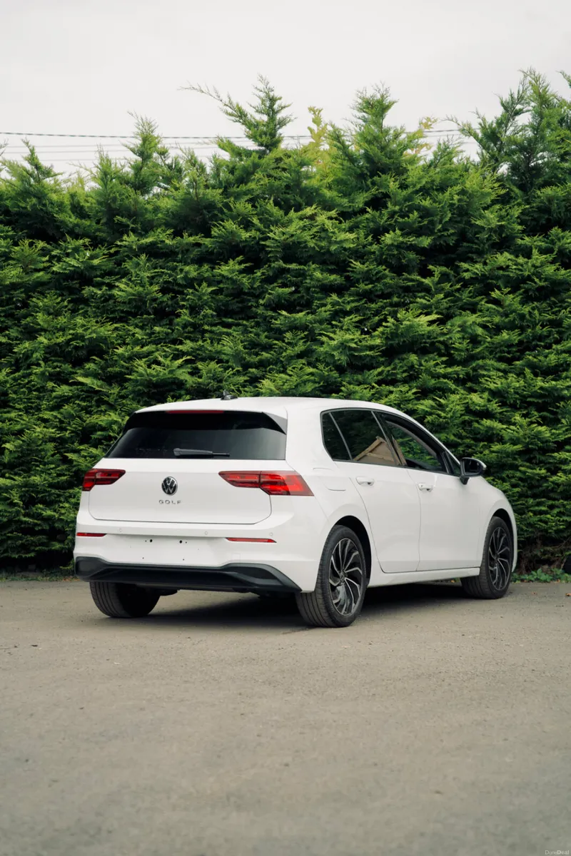 Volkswagen Golf Active Advance 2023| Premium Hatch - Image 3