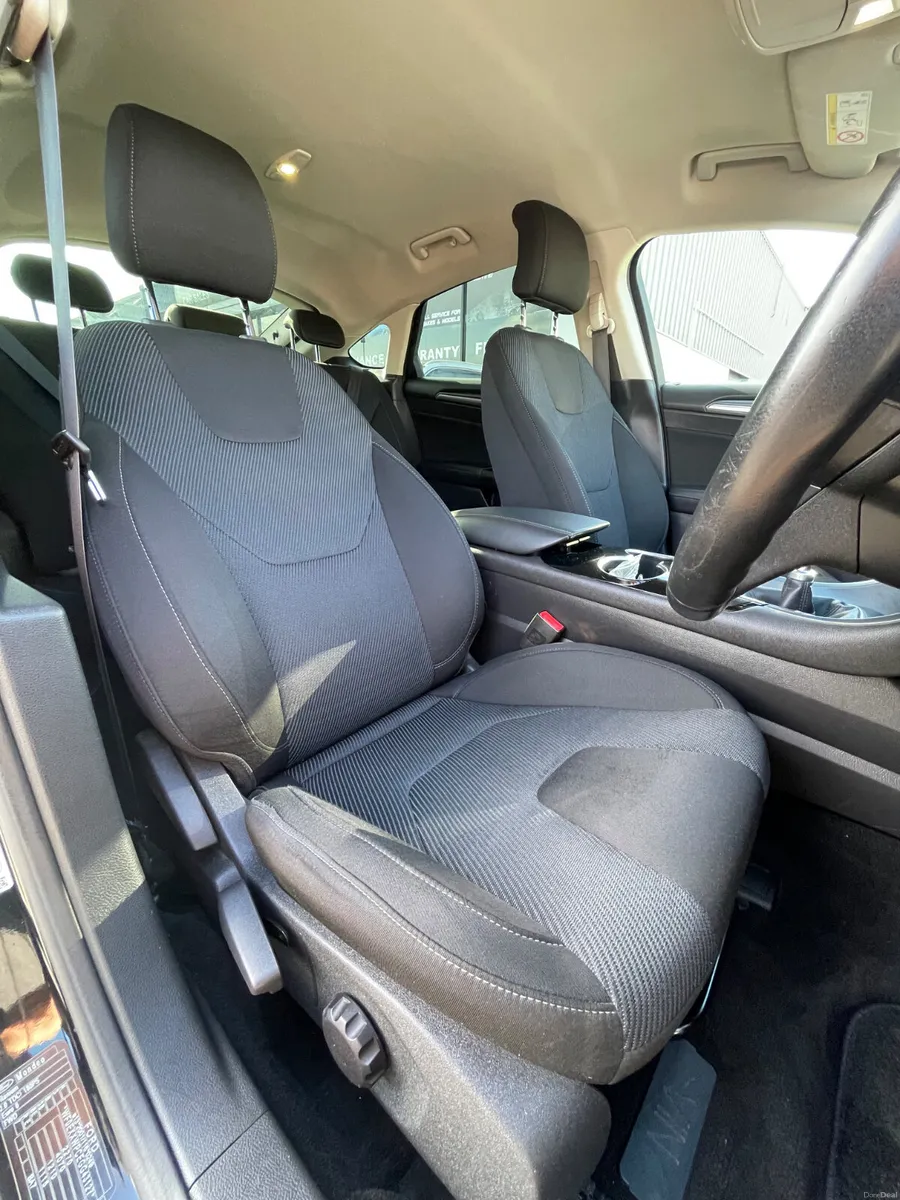 Ford Mondeo 2017 2.0 ZETEC 180hp - Image 6