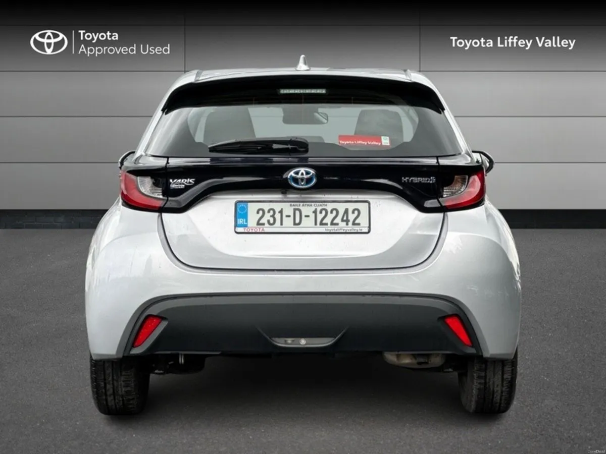 Toyota Yaris YARIS 1.5 HYBRID LUNA - Image 4