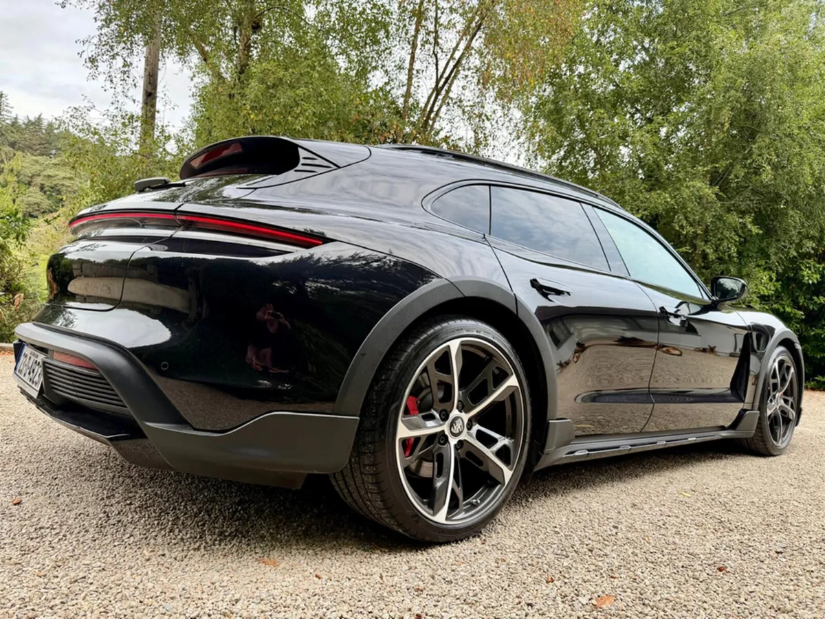 Porsche Taycan 4S CROSS TURISMO *562 bhp Performan - Image 4