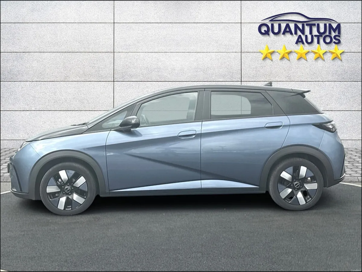 BYD DOLPHIN 2024 DESIGN EV 60.48 KWH -LONG RANGE B - Image 5