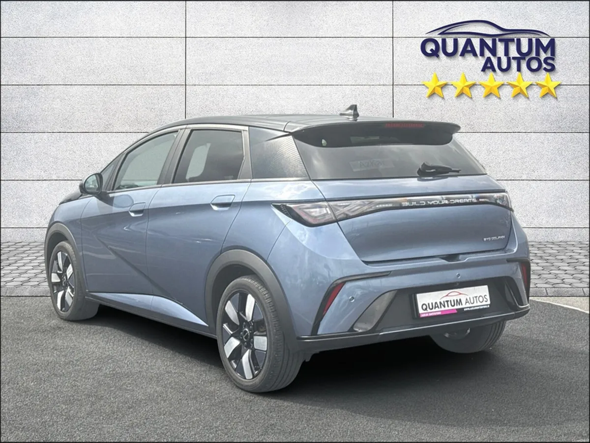 BYD DOLPHIN 2024 DESIGN EV 60.48 KWH -LONG RANGE B - Image 6