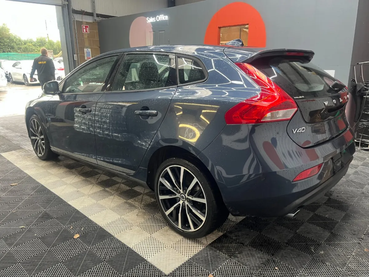 Volvo V40 2018 VOLVO V40 D4 DYNAMIC EDITION 2.0 AU - Image 5
