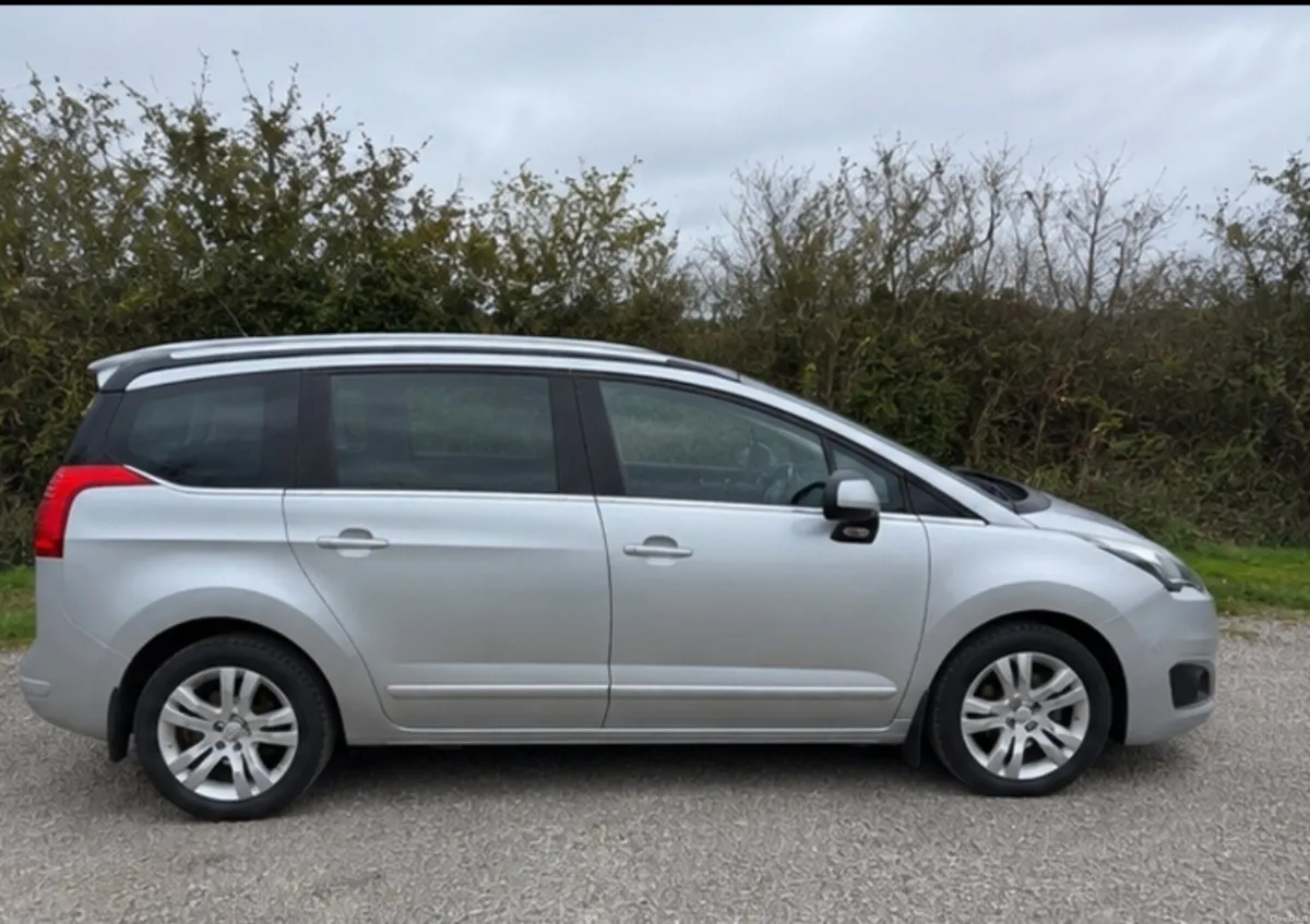 Peugeot 5008 - Image 2
