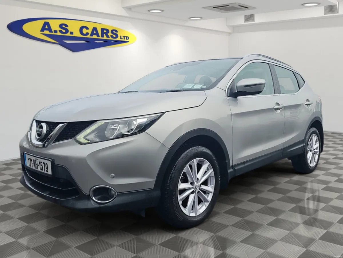 Nissan Qashqai 1.5 SV ** PANORAMIC ROOF ** LOW MIL - Image 1