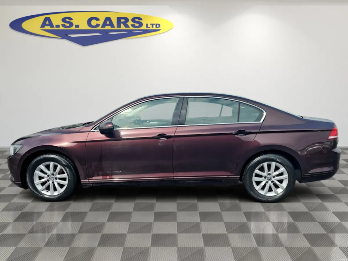 Volkswagen Passat COMFORT LINE ** IRISH CAR ** SUP - Image 6