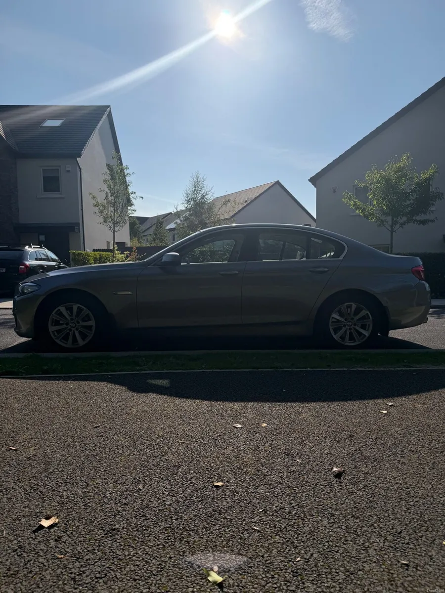 BMW 5-Series 2016 (Harman kardon) - Image 2