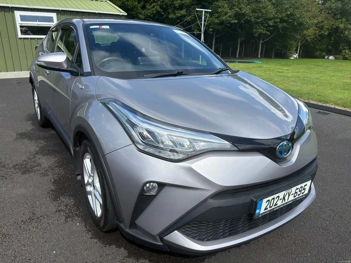 Toyota C-HR Hybrid Luna 1.8 - Image 1
