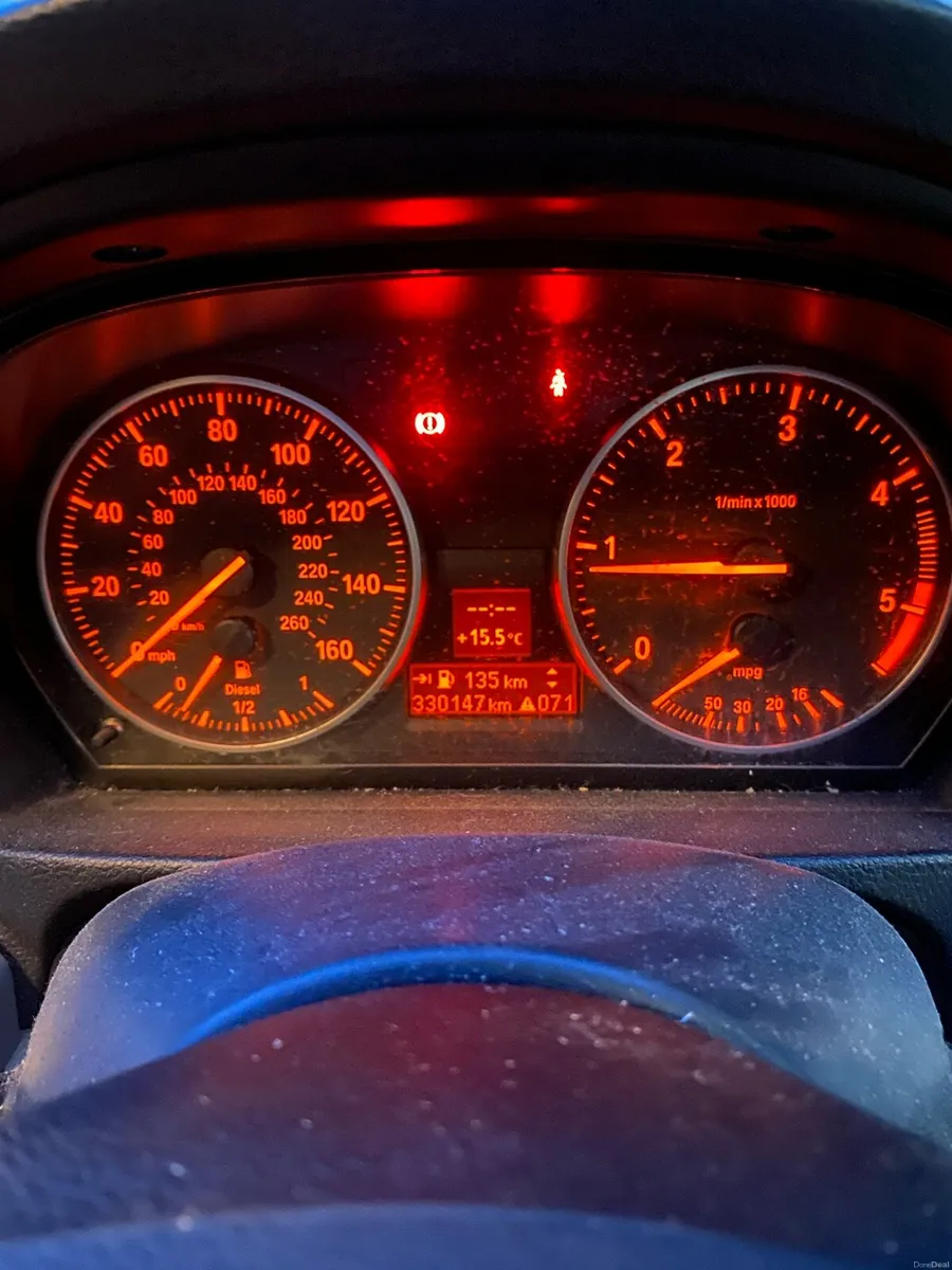 BMW320 - Image 2