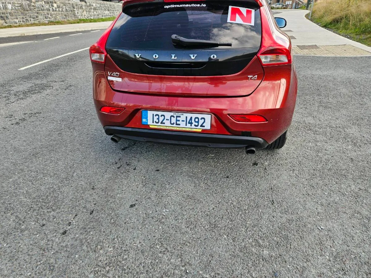 Volvo V40 1.6 petrol 
YEAR 2013
Automatic Gearbox - Image 2