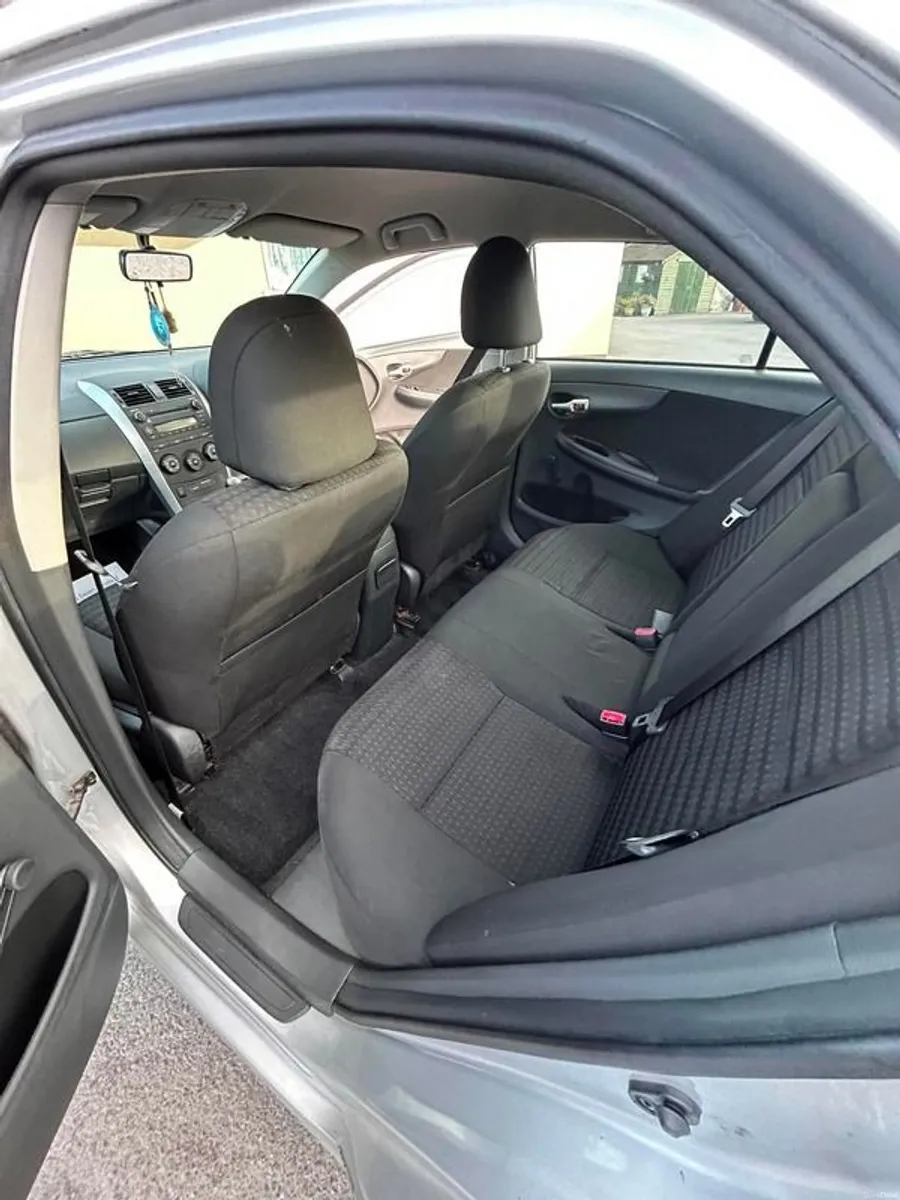 2011 Toyota Corolla low miles - Image 4