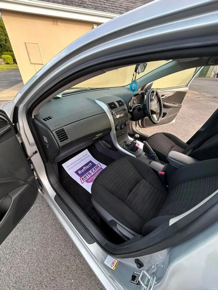 2011 Toyota Corolla low miles - Image 2