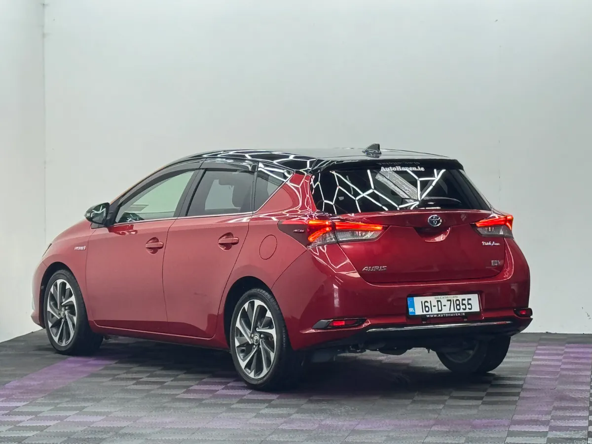 2016 Toyota Auris 1.8 Hybrid, Automatic, Low kms - Image 4
