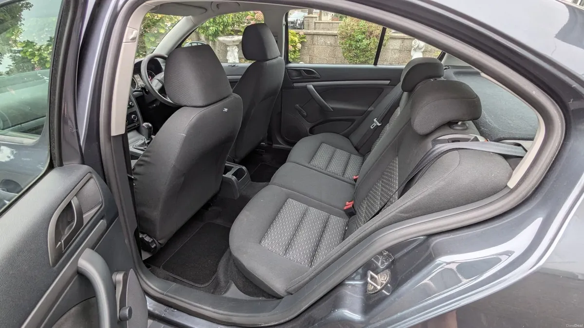 Skoda Octavia 2011 - Image 6