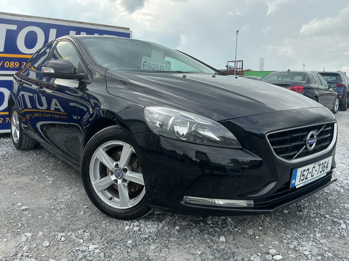 2015 VOLVO V40 1.6 DIESEL  TAX/NCT SPOTLESS - Image 1