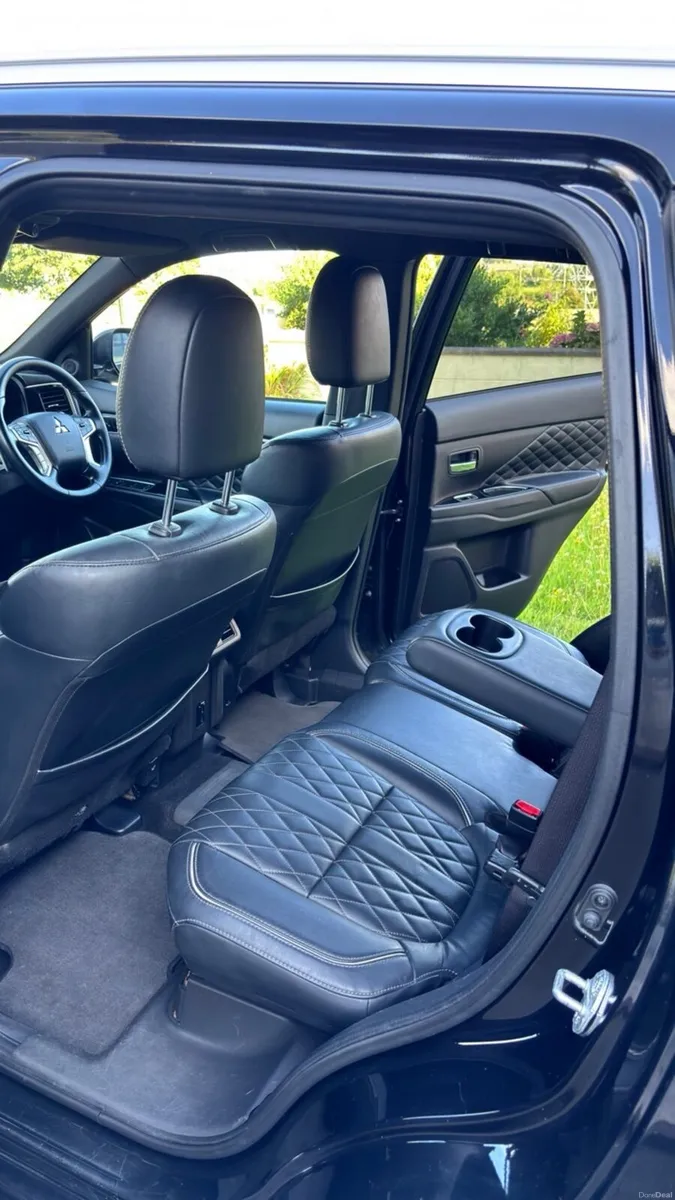 Mitsubishi Outlander 2021 - Image 3