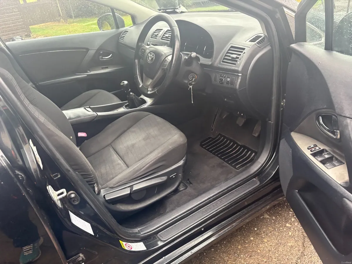Toyota Avensis 2010 - Image 6