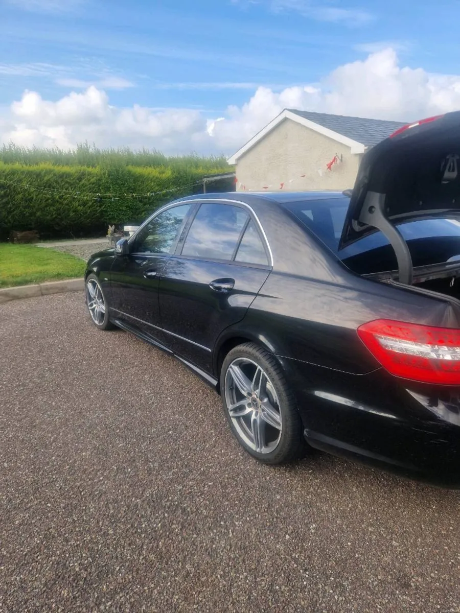 Mercedes E350 2011 - Image 3