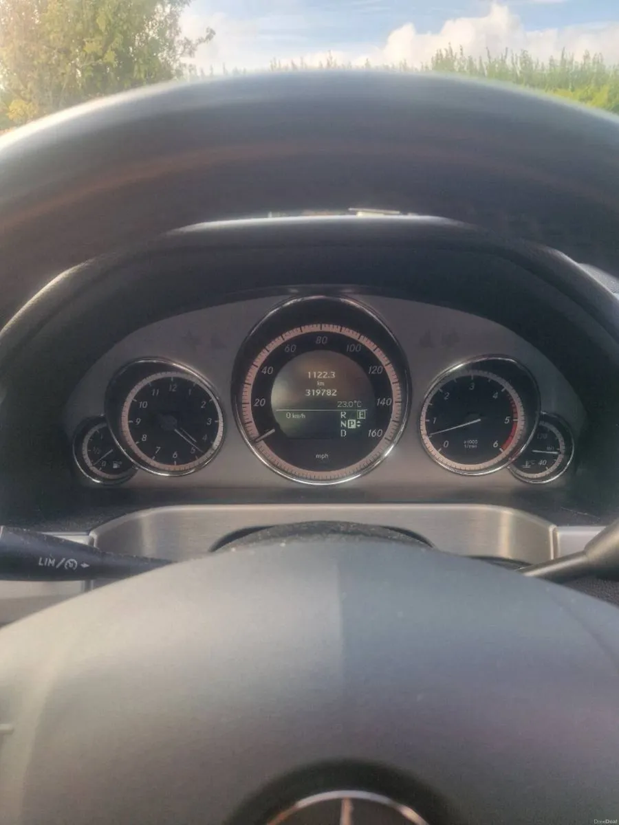 Mercedes E350 2011 - Image 4