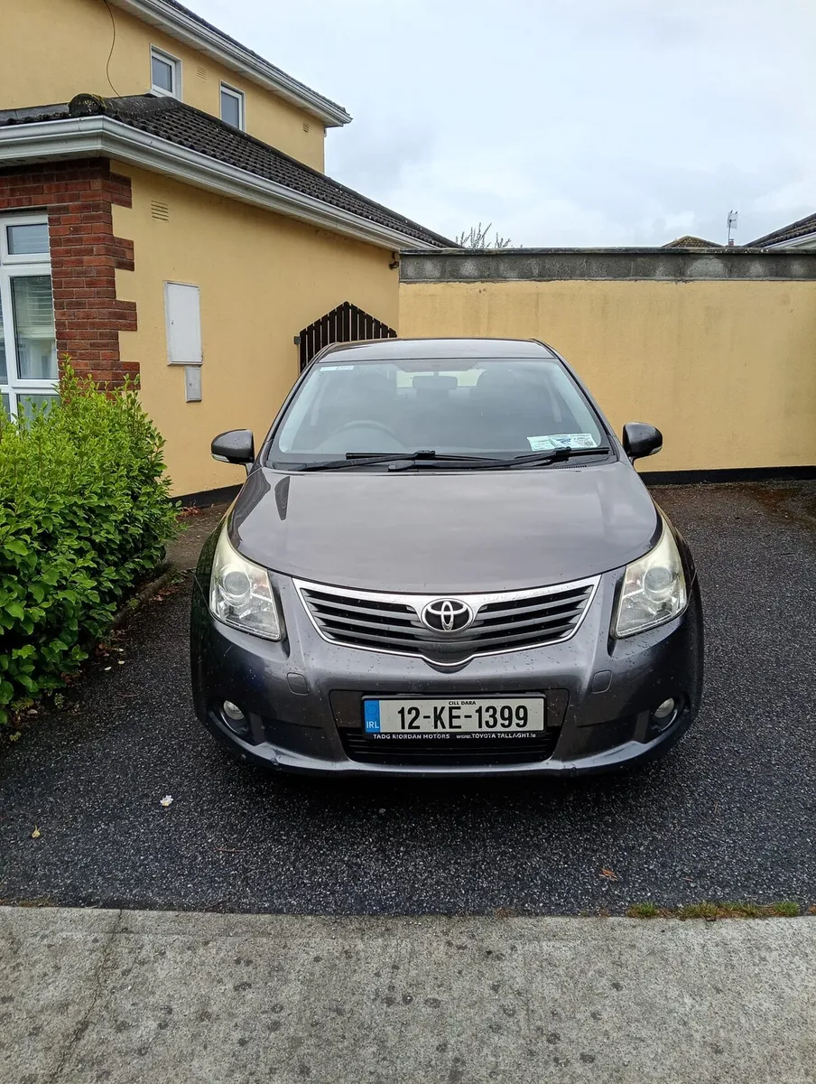 Toyota Avenices Two liter turbo diesel - Image 1