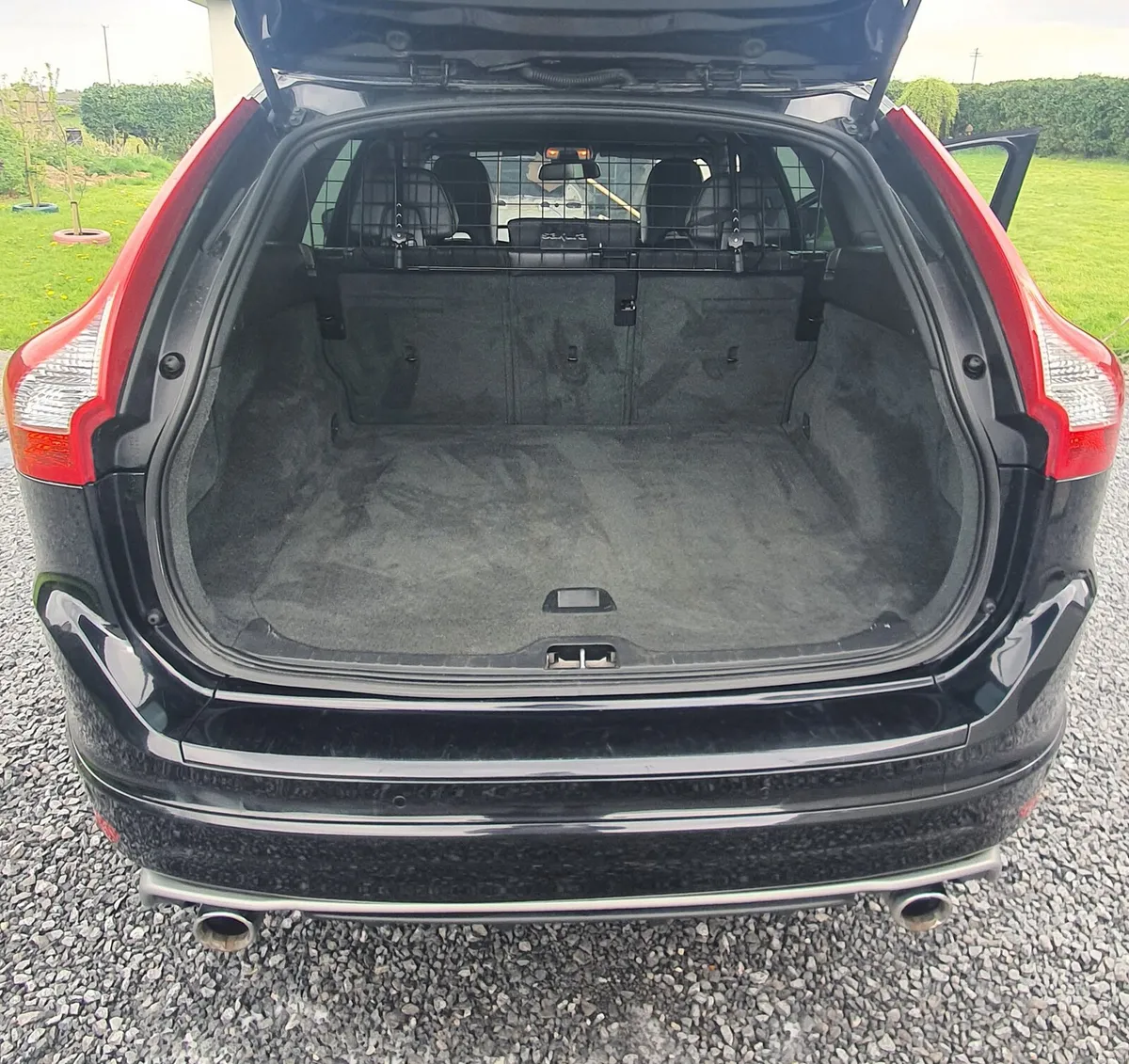 Volvo XC60 D4 R-Design - Image 4