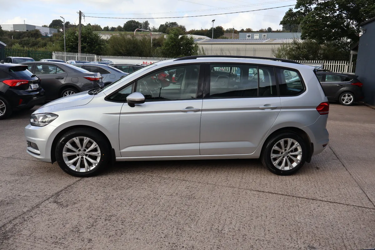 Volkswagen Touran 7 Seater New Timing Belt & Tyres - Image 6