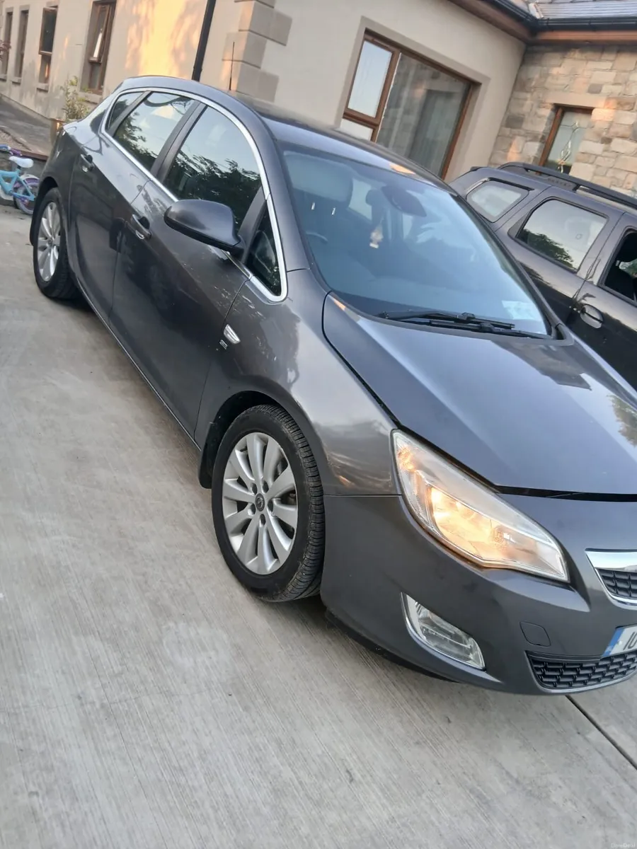 2010 Astra 5 Door - Image 2