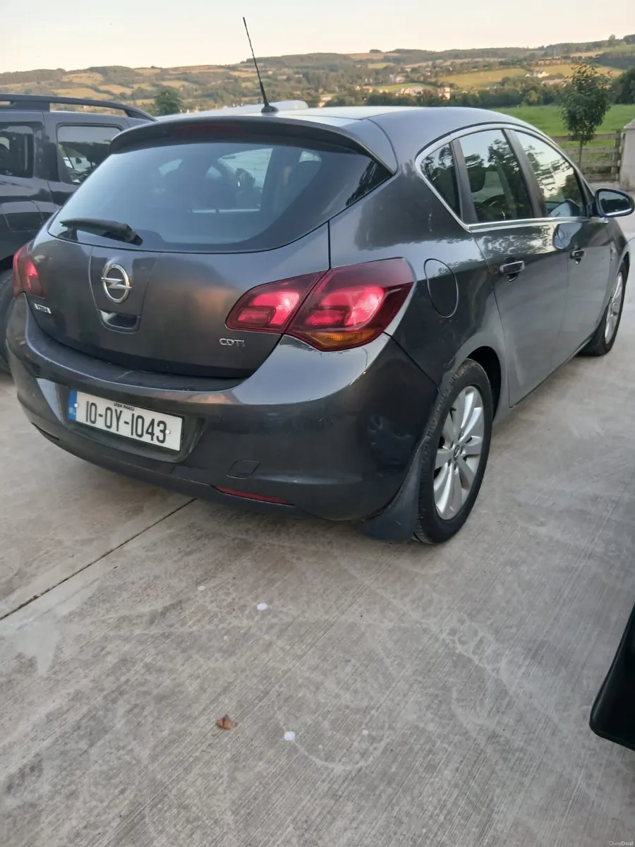 2010 Astra 5 Door - Image 4