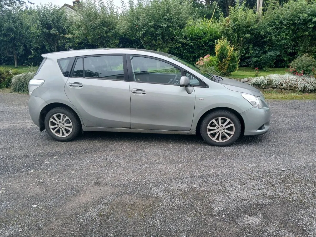 2013 Toyota Verso 7 seater - Image 2