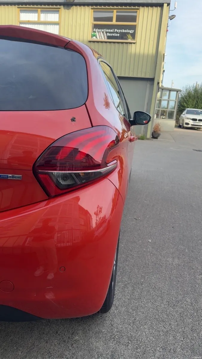Car - Image 6