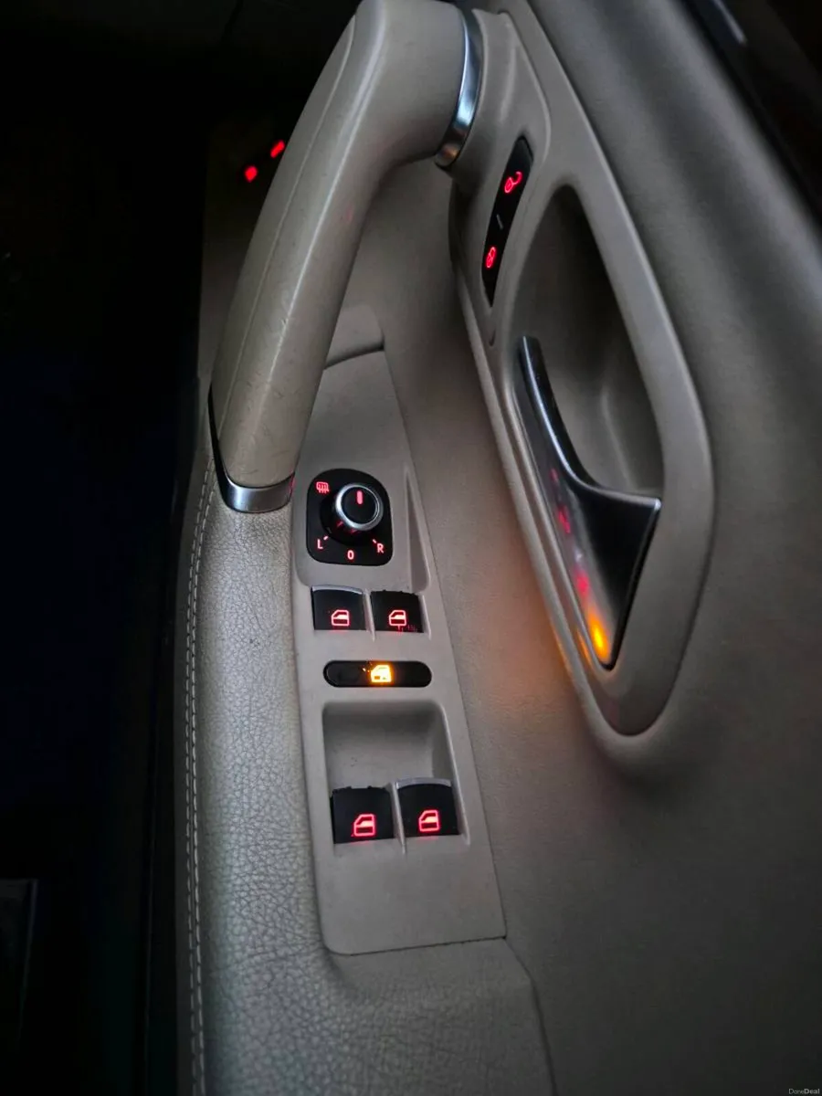 Car - Image 4