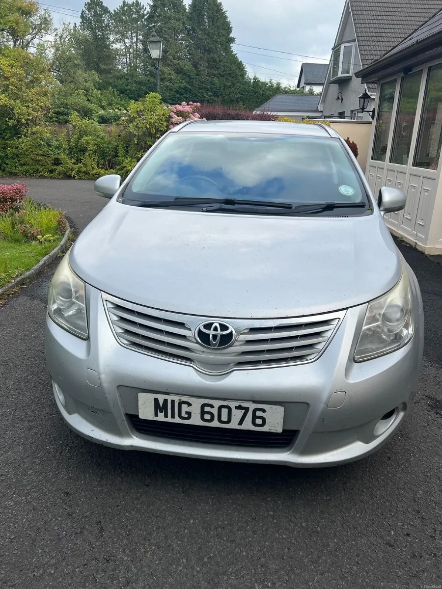 Toyota Avensis 2011 - Image 1