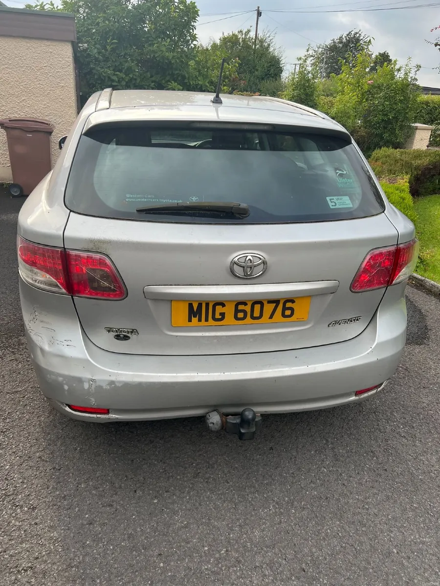 Toyota Avensis 2011 - Image 3